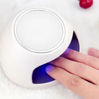LED-UV-Lampe mit Ventilator, schnell aushärtendes Nageltrockner-Schönheitsgerät